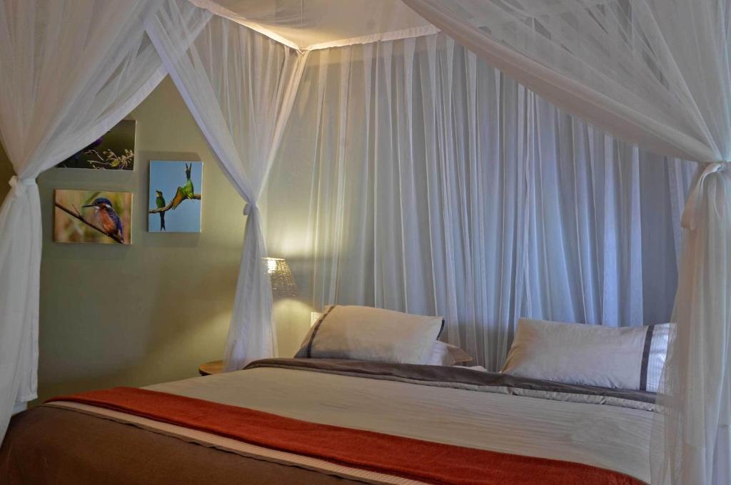 Tingala Lodge - Bed In The Bush Phalaborwa Room photo